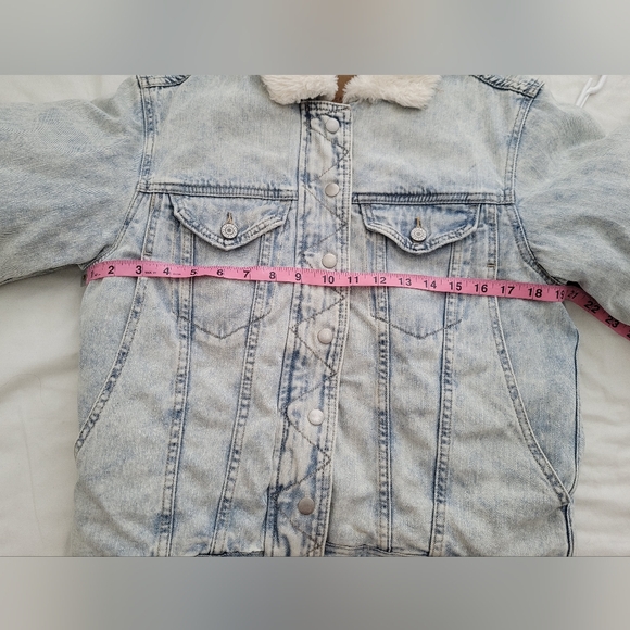 American Eagle denim jacket with faux fur lining size small - Picture 4 of 12